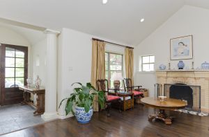 Living Room2.jpg